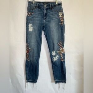 Abercrombie & Fitch Harper Low Rise Embroidered Distressed Ankle Jeans Size 27/4